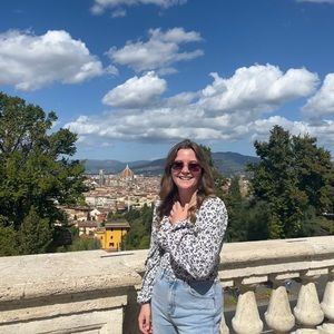 Meet your Posher, Julie